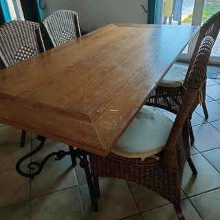 Table en bois massif extensible