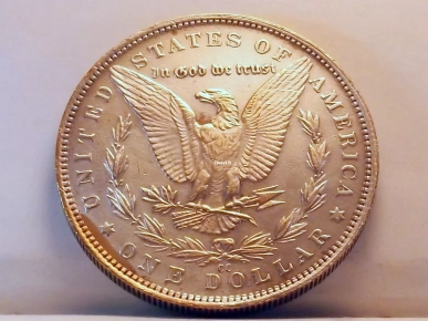 4 pieces de monnaie americaines.