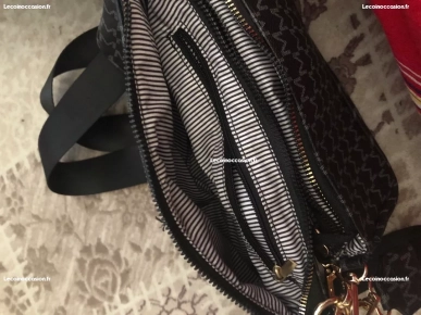 bonjour je vend ce sac bandoulière neuf bonjour je vend ce sac bandoulière neuf