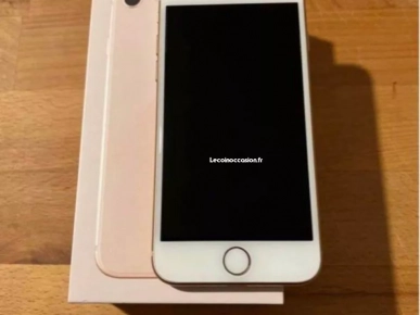 iPhone 8 (rose) avec boîte et accessoires iPhone 8 (rose) avec boîte et accessoires