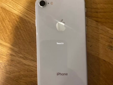 iphone 8 avec accessoires neufs