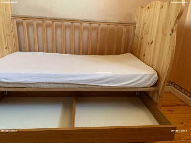 joli petit lit en pin massif joli petit lit en pin massif