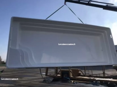 Piscine coque  neuve blanc 10/4/1,50 Piscine coque  neuve blanc 10/4/1,50