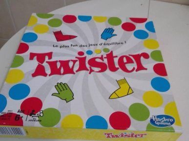 TWISTER hasbro gaming