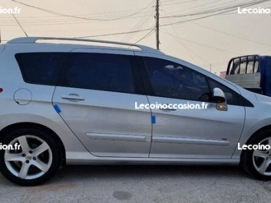 A vendre peugeot 308 année 2009 automatique