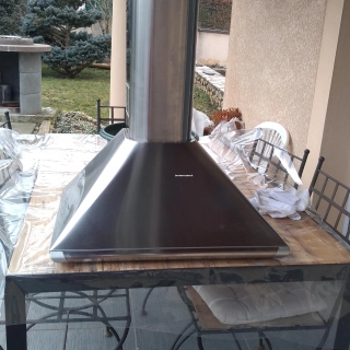 Vends hotte aspirante Ariston inox Vends hotte aspirante Ariston inox