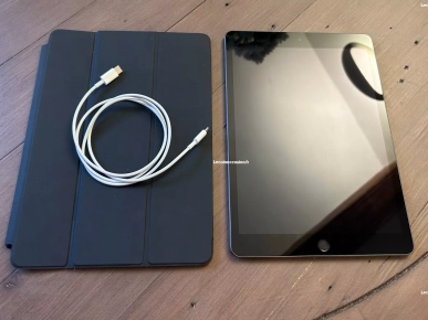 iPad (10.2) 9 Generation - like new iPad (10.2) 9 Generation - like new