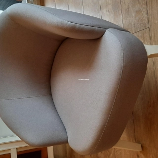 Vends fauteuil et pouf Vends fauteuil et pouf