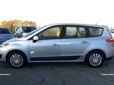 Renault GRAND SCENIC III 1.5 DCI 105CH AUTHENTIQUE 7 PLACES / ATTELAGE