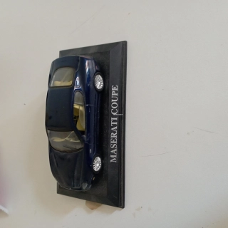 Bonjour vend plusieurs bibelot Dauphin ou chat ainsi que que voiture de collection Bonjour vend plusieurs bibelot Dauphin ou chat ainsi que que voiture de collection