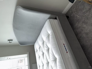 Lit double avec matelas Lit double avec matelas