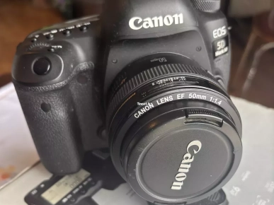 Canon EOS 5D Mark IV Nu