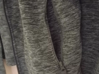 2 Gilets polaires fins gris clair