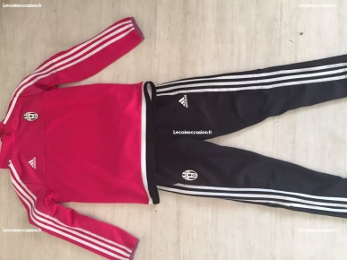 survêtement Juventus rose blanc 11-12ans survêtement Juventus rose blanc 11-12ans