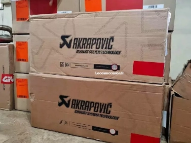 échappement Akrapovic édition noir neuf échappement Akrapovic édition noir neuf