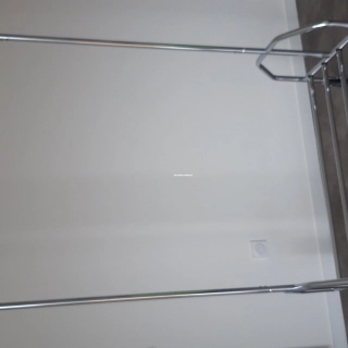 Vends penderie sur roulettes Vends penderie sur roulettes