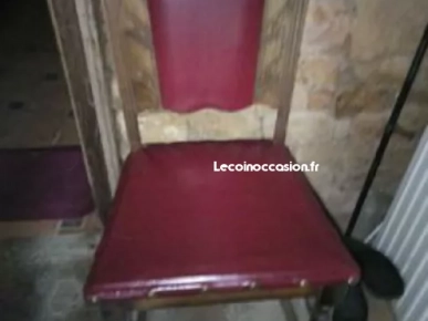 chaises bois et cuir rouge