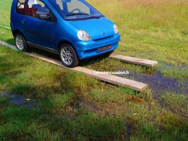 Bonjour Voiture Sans Permis couleur bleu à vendre Bonjour Voiture Sans Permis couleur bleu à vendre