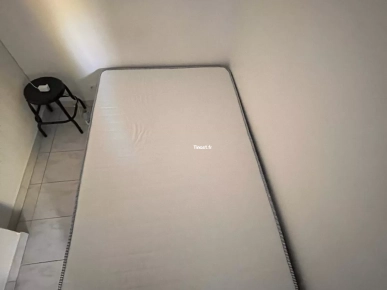 Lit + matelas mémoire de forme 140x190