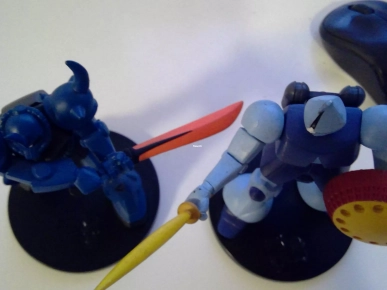 17€ Gyan et Gouf Figures