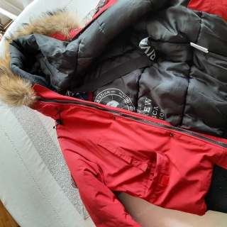 Blouson pou l'hiver rouge Blouson pou l'hiver rouge