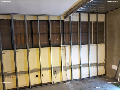 Disponible pour les bricolages en placo Disponible pour les bricolages en placo