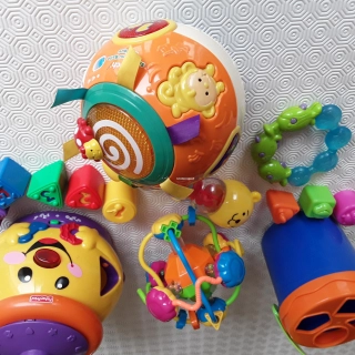 Lot de jouets 1er âge et jouets à partir d'1 an