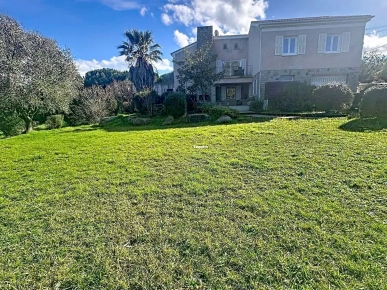 Magnifique Villa avec terrain de 200m² proche Calvi Centre pour 8