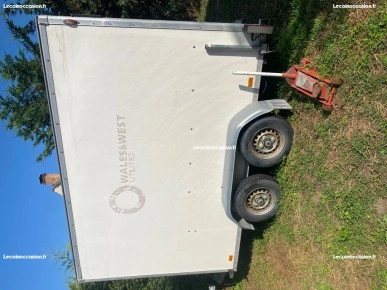 VEND REMORQUE FOURGON DOUBLE ESSIEUX VEND REMORQUE FOURGON DOUBLE ESSIEUX