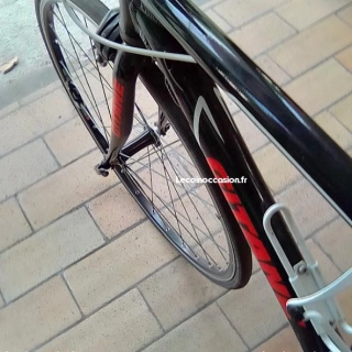 1 vélo Gitane noire d' occasion 1 vélo Gitane noire d' occasion