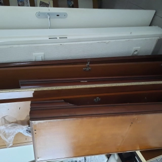 Armoire solide couleur bois cerisier 20 euros