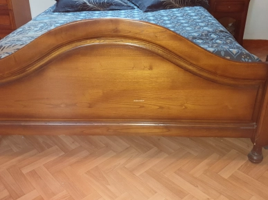 A vendre lit+chevet+sommier