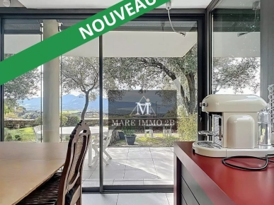 Villa avec Piscine et Vue Mer