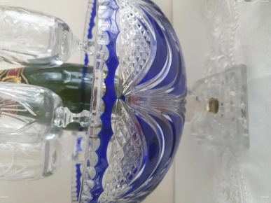 Vend cave à champagne cristal taillé à la main numéroté jamais servi encore dans son emballage couleur bleu