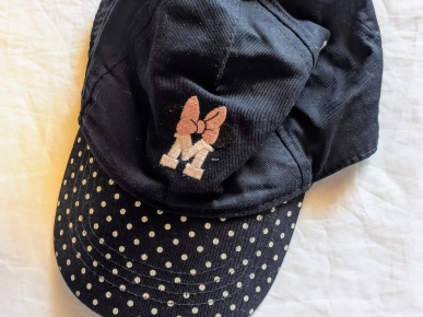 Casquette Disney Marine Lettre M Minnie Ruban Rose Pois Blancs