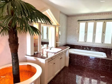 Appartement de type T4 en duplex sur une propriété privée L33