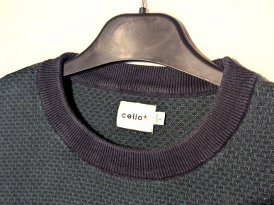 Pull Célio Vert Motif Petits Rectangles Noirs Vêtement Tendance