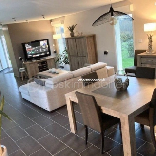 Maison 8 pièces 226 m² Maison 8 pièces 226 m²