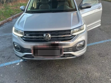 Volkswagen T-Cross 110ch tout-terrain, gris foncé, 6 cv, 5 portes Volkswagen T-Cross 110ch tout-terrain, gris foncé, 6 cv, 5 portes