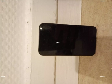 Apple iPod Touch – Ne fonctionne pas / Pour pièces Apple iPod Touch – Ne fonctionne pas / Pour pièces