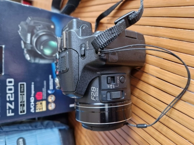 LUMIX Panasonic FZ200