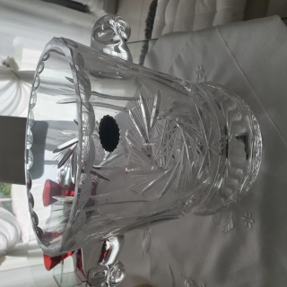 Vend seau à champagne cristal taillé à la main numéroté Vend seau à champagne cristal taillé à la main numéroté