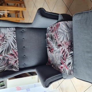 Vends 2 fauteuils avec pouf Vends 2 fauteuils avec pouf