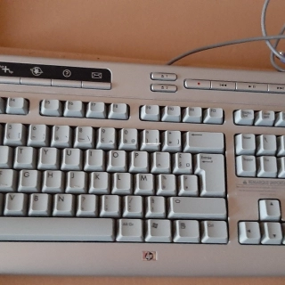 Clavier ordinateur  fixe Clavier ordinateur  fixe