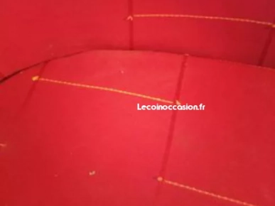 petit canapé bois tissu rouge cousu