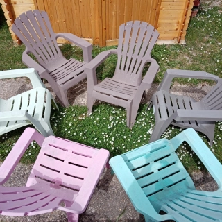Vends 6 chaises de jardins  de couleur