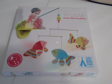 14€ Mobile fille à la pêche (Djeco)