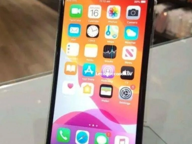IPhone 7 32GB / Magasin / Facture IPhone 7 32GB / Magasin / Facture