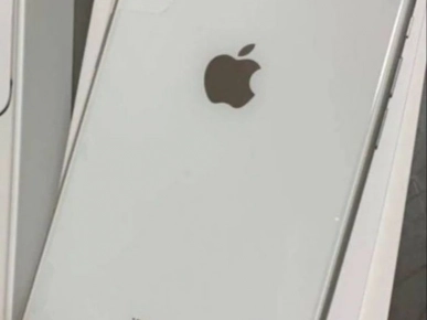 iPhone XR blanc 64go avec accessoires et garantie