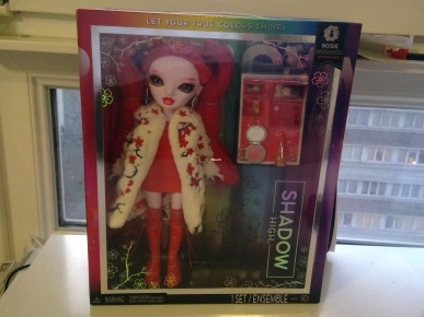 32€ Rainbow High Rosie MGA